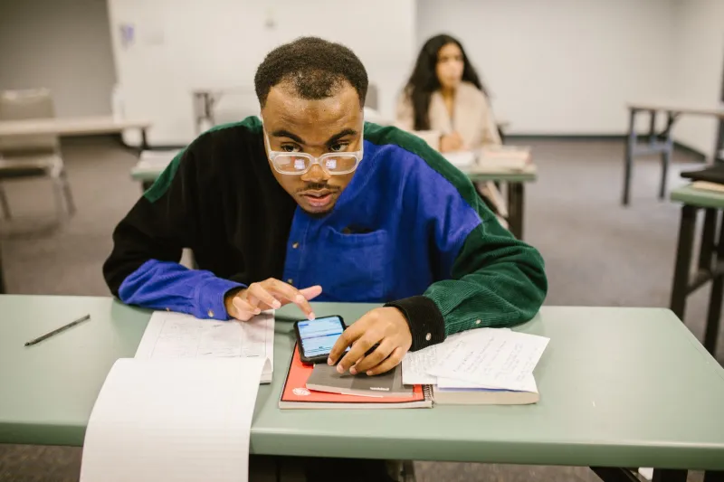Fractured Focus: How the Attention Economy Is Undermining Deep Learning in American Classrooms